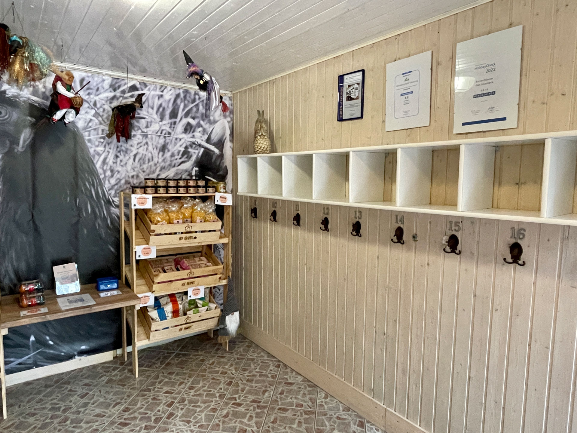 Einsicht in den Brötchen- und Inforaum