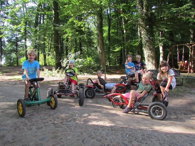 Kettcars und andere Elemente aus dem Fuhrpark für Kinder