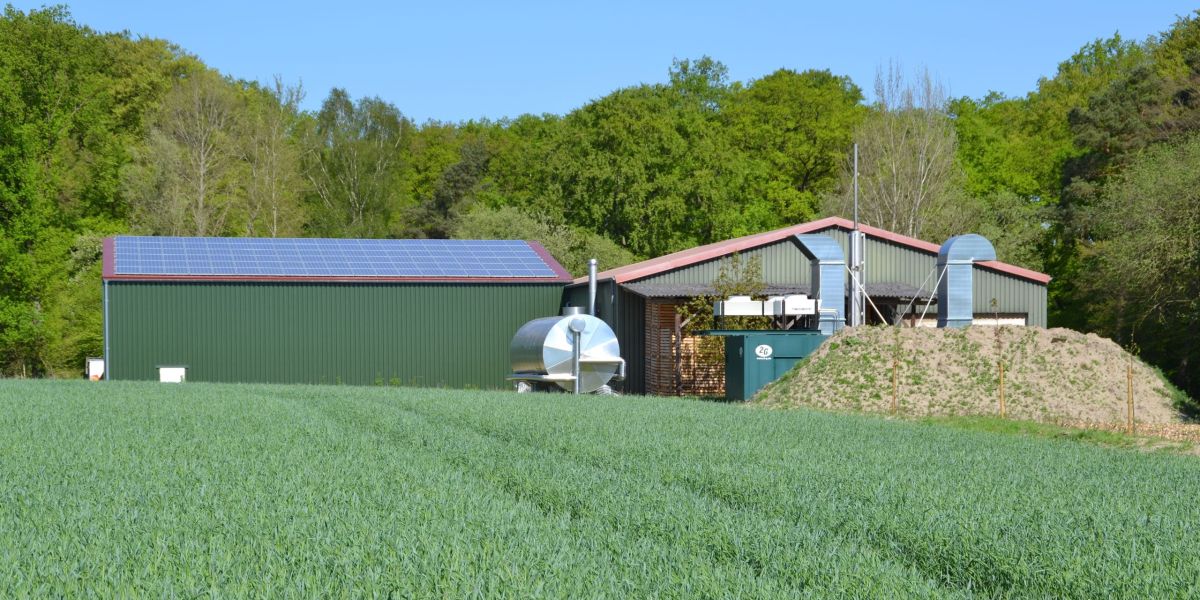 installierter Stromspeicher auf der Hofstelle