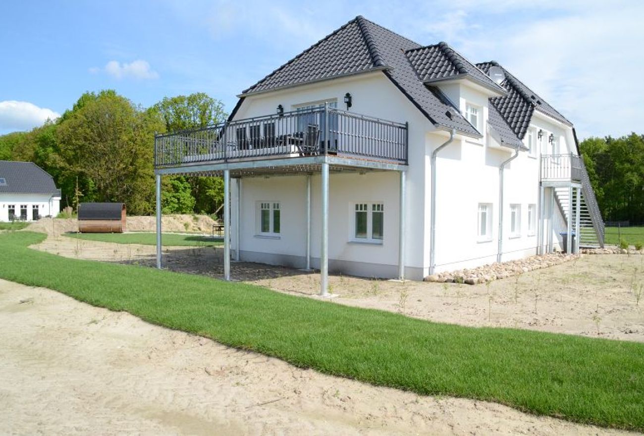 Modernes Haus mit Balkon